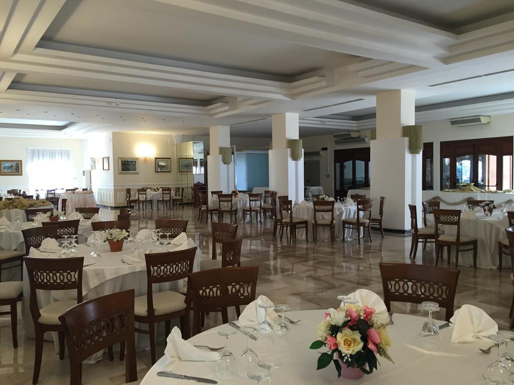 Eden Park Hotel Marina Di Pulsano Luaran gambar